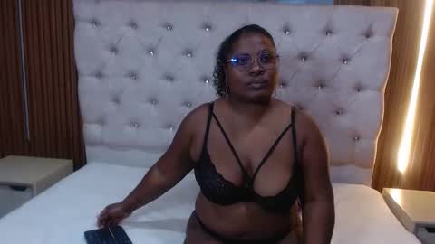 sofiavelandiacl202 online show from March 26, 10:04 pm