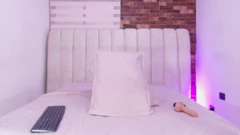 Sofia Velez  online show from April 7, 11:56 am