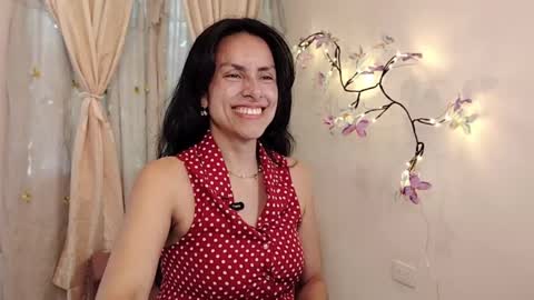 Sofi Bella online show from April 5, 7:11 pm