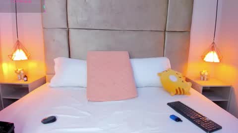 Sofia online show from February 18, 4:01 am