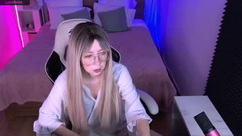 Snapshot of sofiisun chatting on October 16, 5:18 am Sofia online show from October 16, 5:18 am