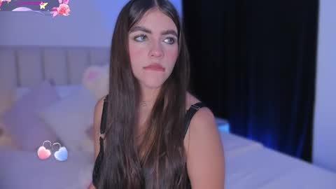 Snapshot of sofiscott_ chatting on October 6, 9:10 pm Sofia online show from October 6, 9:10 pm