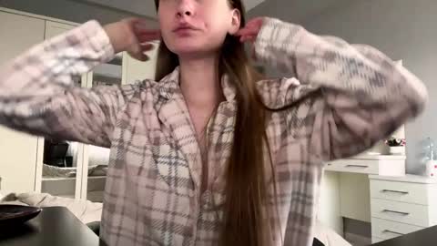 softlygirl online show from February 1, 1:19 pm