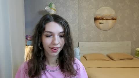 Kelly online show from April 18, 2:19 pm