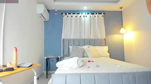 Laura online show from January 31, 7:11 pm