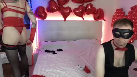 Snapshot of sofyandmike chatting on February 15, 10:10 pm SOFYandMIKE online show from February 15, 10:10 pm