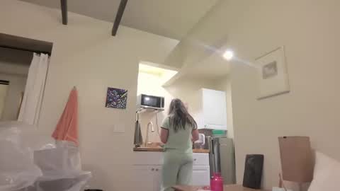 sola_limelight online show from September 22, 3:10 am