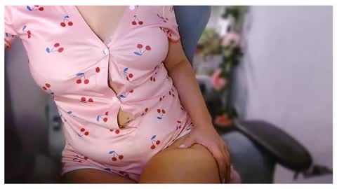 Snapshot of solisgaby chatting on September 23, 8:26 pm Gaby Solis online show from September 23, 8:26 pm