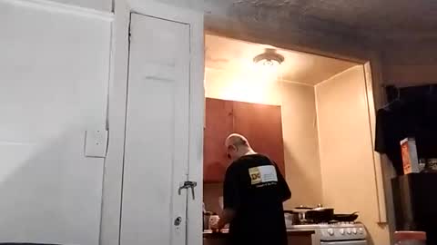 ELLIOTT online show from December 21, 6:47 pm