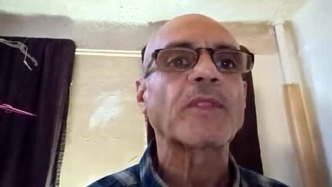 ELLIOTT online show from April 4, 7:48 am