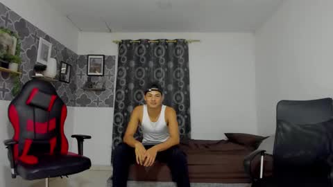 Snapshot of son_hades chatting on October 20, 3:44 am son_hades online show from October 20, 3:44 am