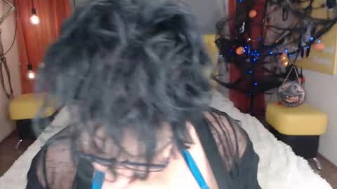 Snapshot of sondrariddle chatting on October 16, 12:21 am sondrariddle online show from October 16, 12:21 am
