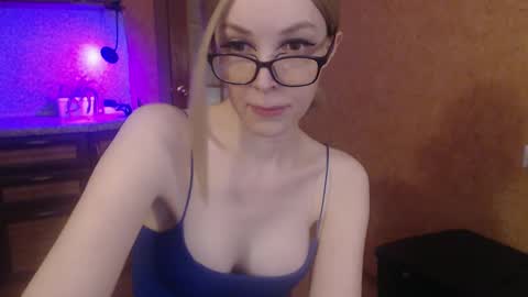 Snapshot of sonia209944 chatting on March 5, 2:23 pm sonia209944 online show from March 5, 2:23 pm
