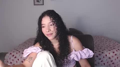 Snapshot of sophi_baby chatting on October 8, 4:07 am Sophi baby online show from October 8, 4:07 am
