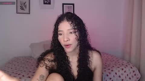 Snapshot of sophi_baby chatting on October 16, 3:06 am Sophi baby online show from October 16, 3:06 am