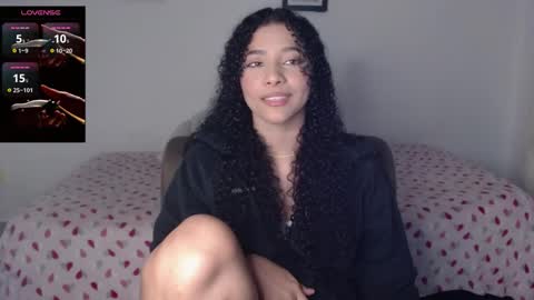 Snapshot of sophi_baby chatting on October 1, 6:12 am Sophi baby online show from October 1, 6:12 am