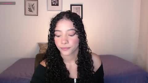 Snapshot of sophi_baby chatting on October 13, 3:41 am Sophi baby online show from October 13, 3:41 am