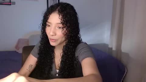 Snapshot of sophi_baby chatting on October 15, 2:26 am Sophi baby online show from October 15, 2:26 am