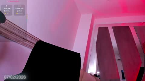 Sophi Johnson online show from February 7, 5:43 am