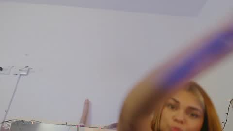 Snapshot of sophia__sweet1 chatting on December 16, 1:32 pm sophia__sweet1 online show from December 16, 1:32 pm