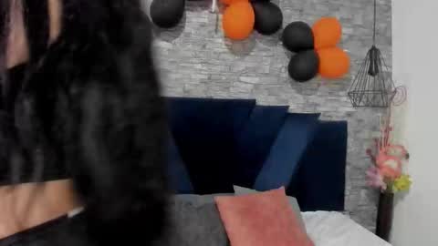 Sophia  online show from November 2, 12:05 pm