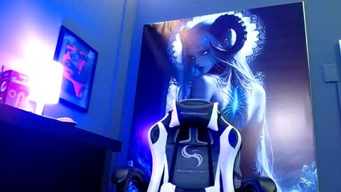 Snapshot of sophia_dk chatting on February 21, 9:00 pm sophia hottie online show from February 21, 9:00 pm