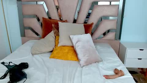 Snapshot of sophia_hadid chatting on January 14, 1:04 am Sophia online show from January 14, 1:04 am