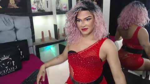 sophia_hott01 online show from December 4, 12:27 pm