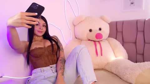 Sophia Carson online show from December 3, 5:46 pm