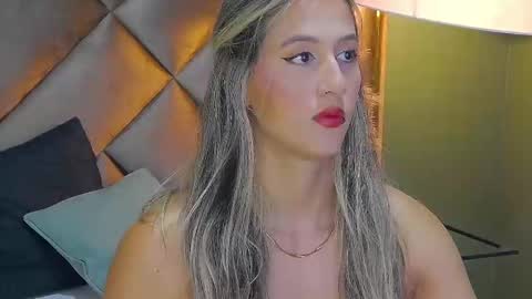 Snapshot of sophia_loreenn chatting on September 10, 1:56 pm Sofia online show from September 10, 1:56 pm
