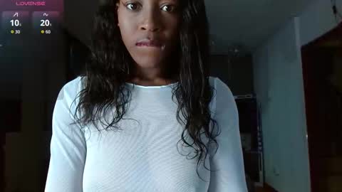 Snapshot of sophia_moons31 chatting on October 22, 1:53 am SOPHIA online show from October 22, 1:53 am