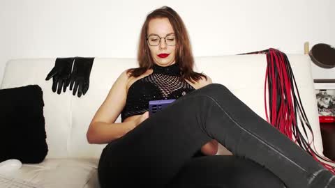 sOPHIAbRIMMS online show from February 17, 4:50 pm