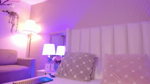 SophiaSmiths online show from October 29, 9:59 pm