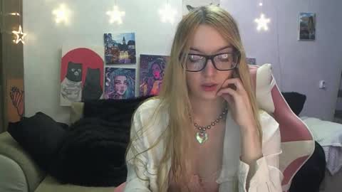 SophiaSonata online show from December 15, 6:04 pm