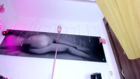 sophie_004 online show from October 4, 6:39 pm