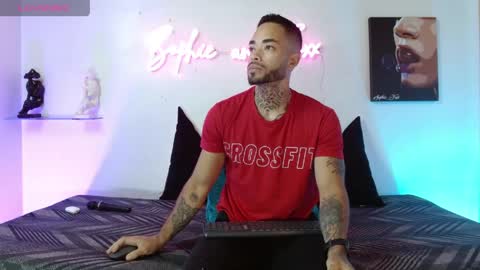 SOPHIE - FOXX online show from April 21, 12:01 pm