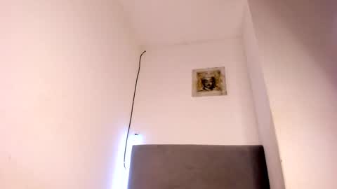 Snapshot of sophie_foxxx chatting on December 4, 3:31 am Sophie online show from December 4, 3:31 am