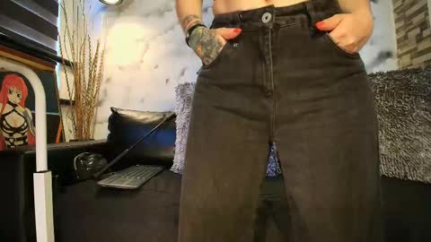 Snapshot of sophie_littles chatting on October 3, 12:46 pm Sophie online show from October 3, 12:46 pm