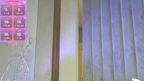 Snapshot of sophie_maeve chatting on September 23, 4:06 am sophie_maeve online show from September 23, 4:06 am