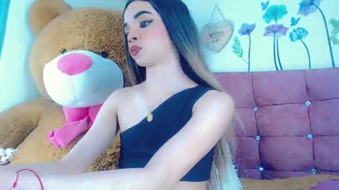 Snapshot of sophie_miaa chatting on February 11, 6:01 pm sophie_miaa online show from February 11, 6:01 pm