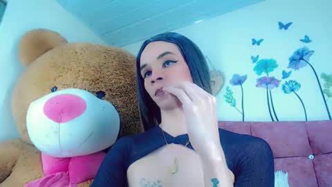 Snapshot of sophie_miaa chatting on February 5, 7:53 pm sophie_miaa online show from February 5, 7:53 pm