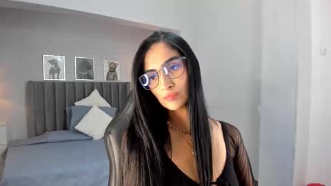 Sophi online show from February 9, 1:37 pm