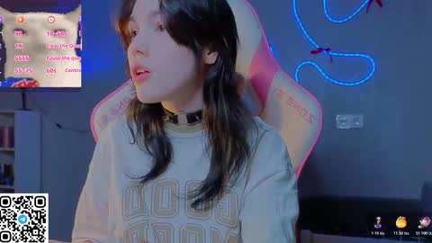 sophie_nomenal_ online show from January 31, 11:35 pm