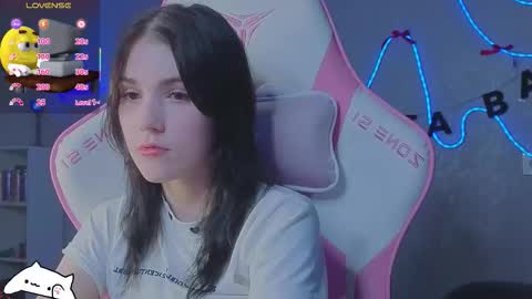 sophie_nomenal_ online show from January 8, 2:34 pm