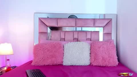 Sophie  online show from September 27, 6:00 am