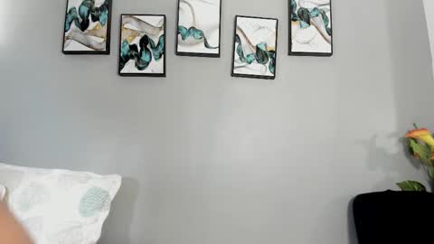 sophie_w1 online show from February 6, 12:30 pm