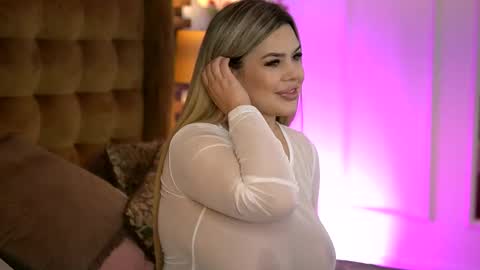 Sophie online show from November 11, 7:32 am