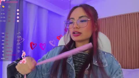 Snapshot of sophiecherry_ chatting on February 17, 4:31 am Sophie IG sophiecherry es online show from February 17, 4:31 am