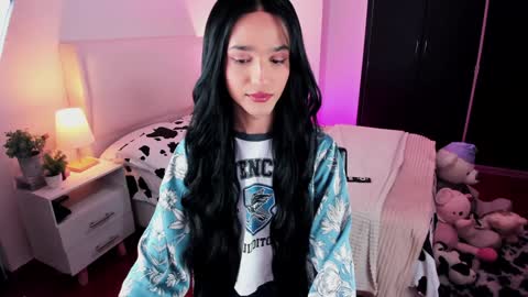    online show from February 1, 7:55 pm