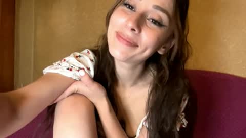 Snapshot of sophiedescoteaux chatting on October 4, 11:02 pm Mira online show from October 4, 11:02 pm
